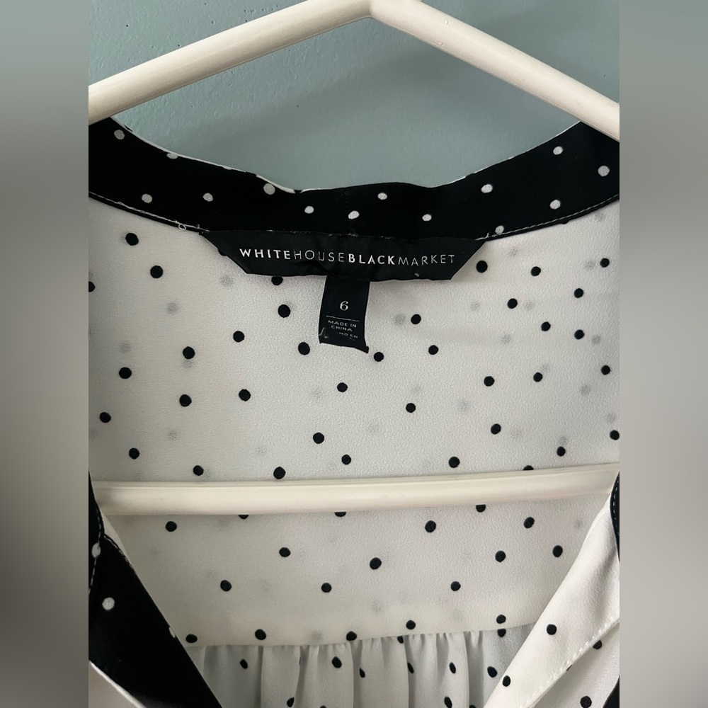 Elegant White House Black Market Flare Sleeve Blouse Size 6 Polka Dots Tie Neck - Picture 2 of 4